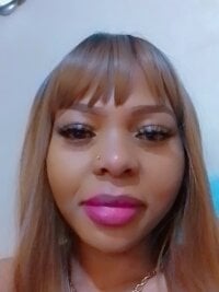 Model DiamondLuv29