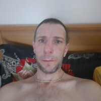 zuikutis12's Offline XXX Chat