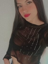 sophie_petit11's webcam live show