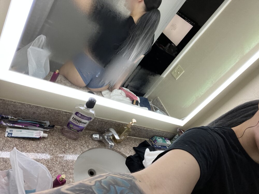 LittleMissTiva 👛 live online webcam
