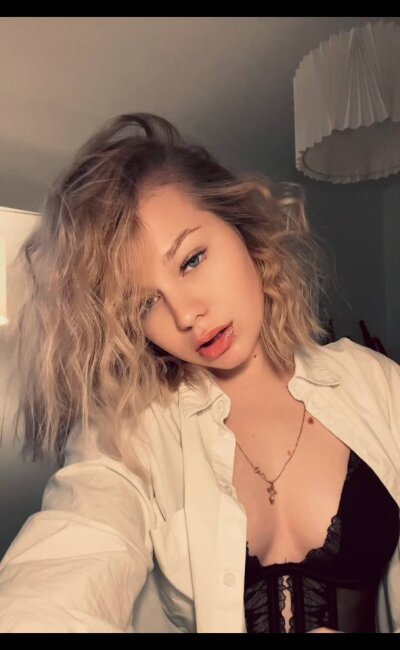 cute_paw7 from stripchat