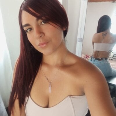 Gennesis_tay Female Tittyfuck Cam Naked