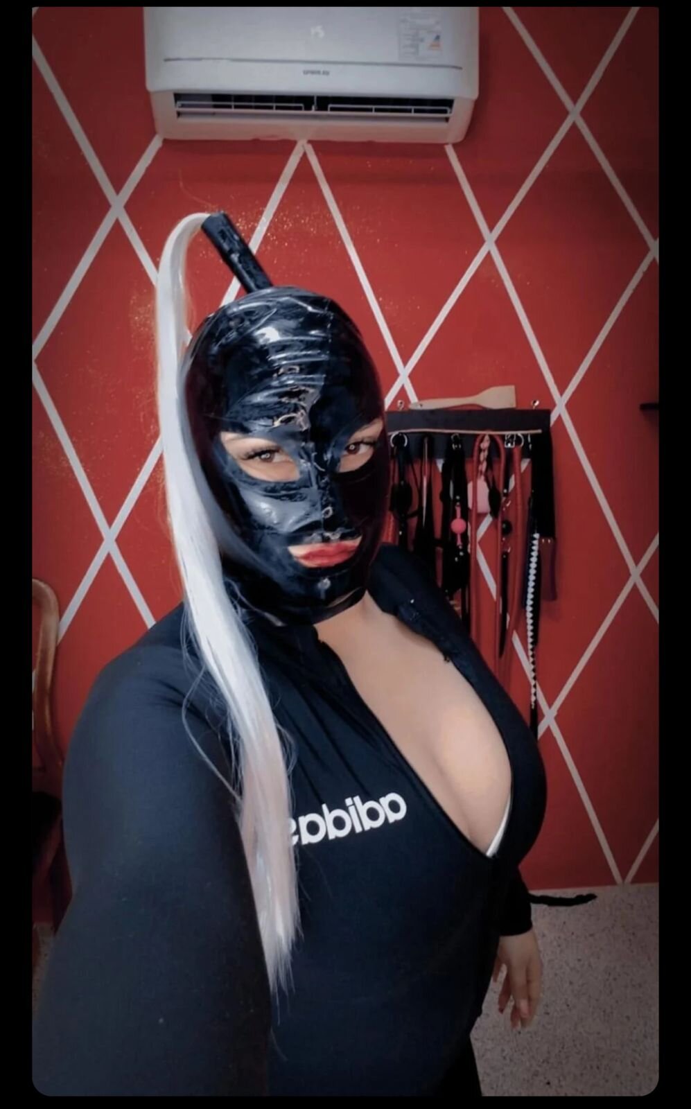 Vantablack_BDSMShow2