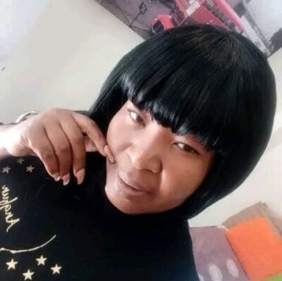 HugeCurvyAss4x ✳ live naked cam