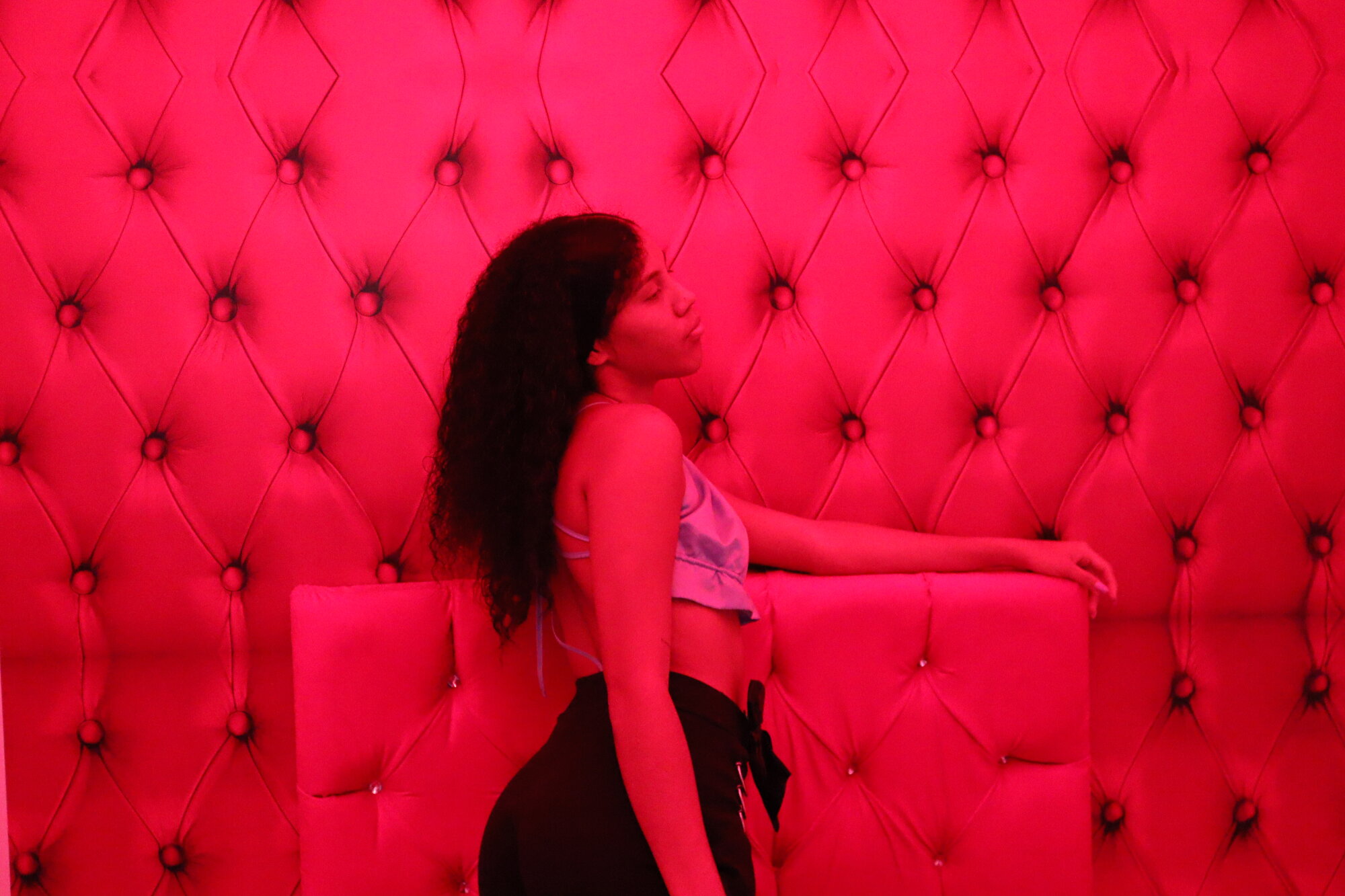 Tainara_ebony