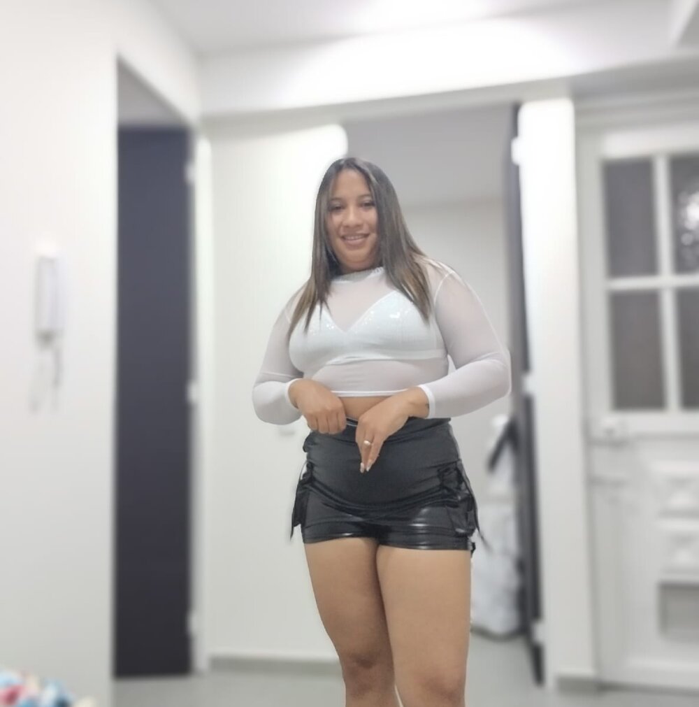 affectionate_kenya from stripchat