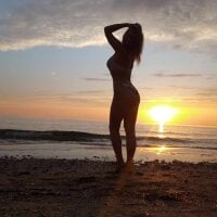 Daniela_myer's Offline Chat Room
