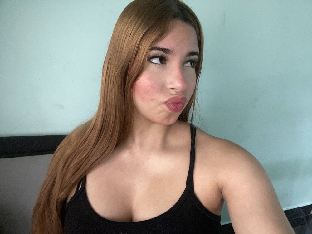 mega-livestrip.info saralanee livesex profile in all-day-in-your-mind cams