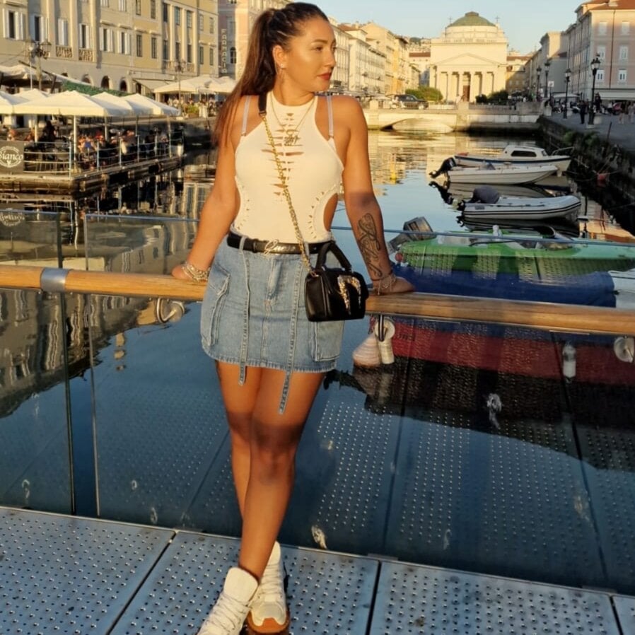 sexlivecamsites.com ammelia_ livesex profile in caucasian cams