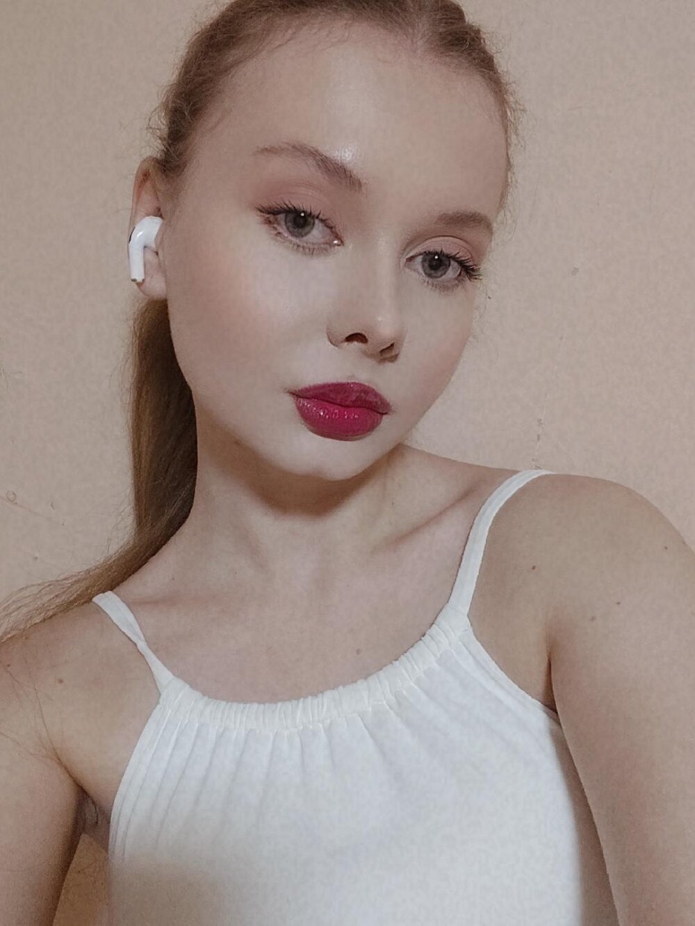 Live sex webcam photo for Ekaterina27 #290000783