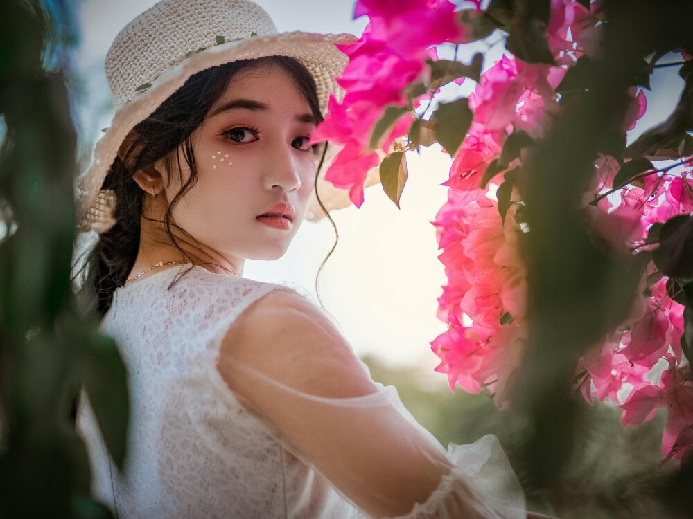 Lucky-Rose profile