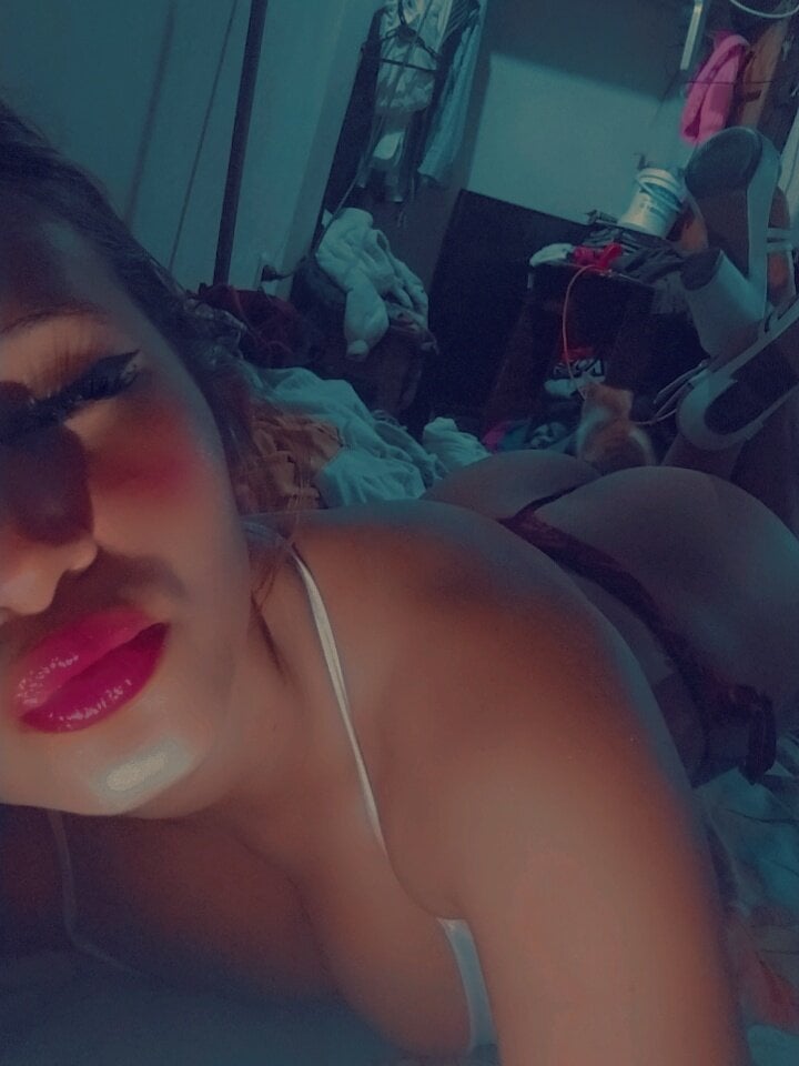 Emily_Castillar_Rs profile