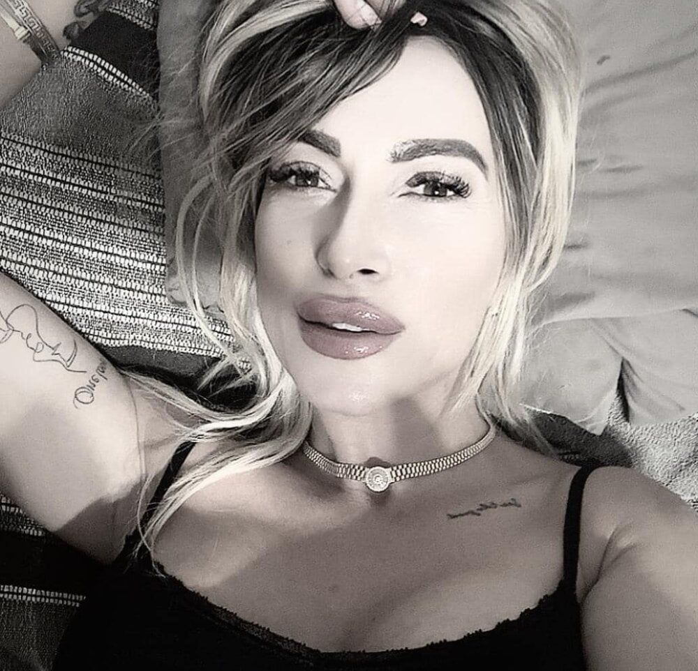 Kenzie_Kush's Offline XXX Chat