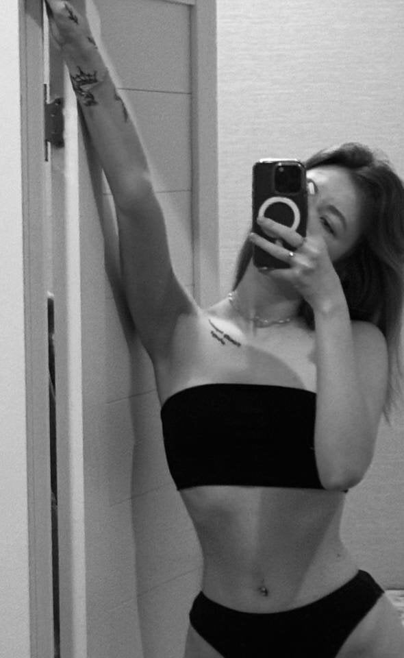 livestrip-joy.com taraheers livesex profile in slim cams