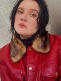 carolmia_'s Offline Chat Room
