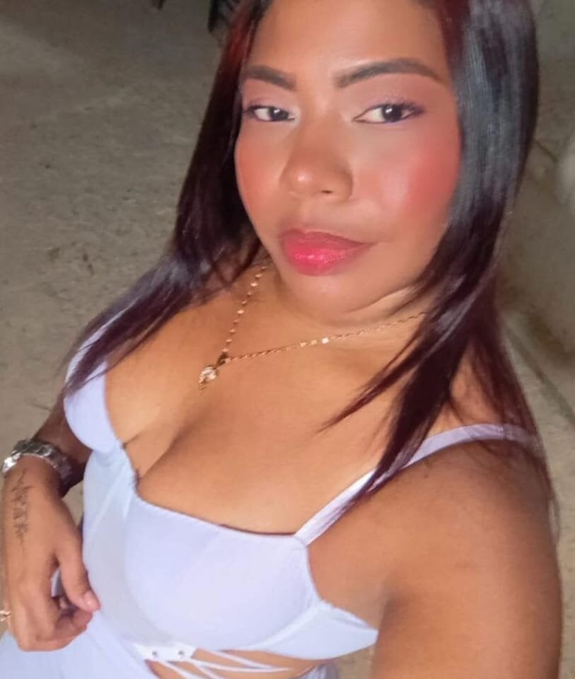 kary_sweet69 webcam livesex profile in at-the-garage cams