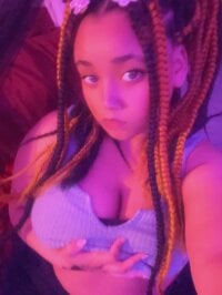beconprettyface's Offline Chat Room