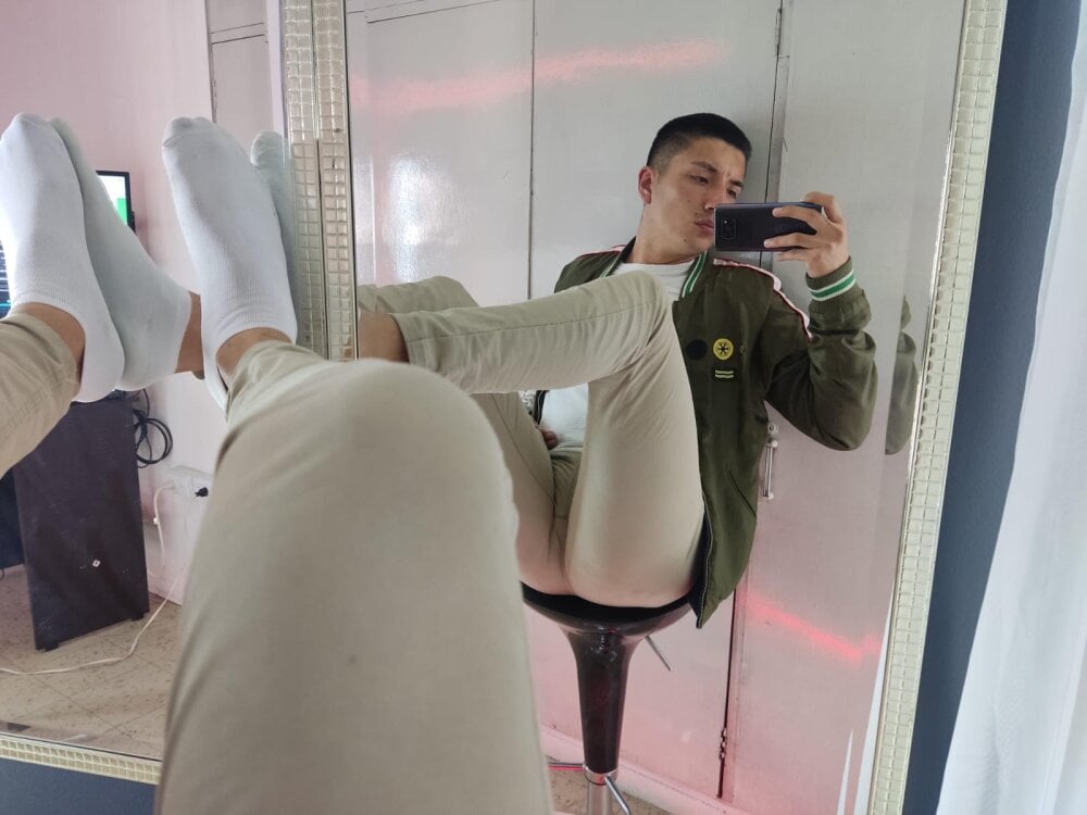 isaac_hoffman from stripchat
