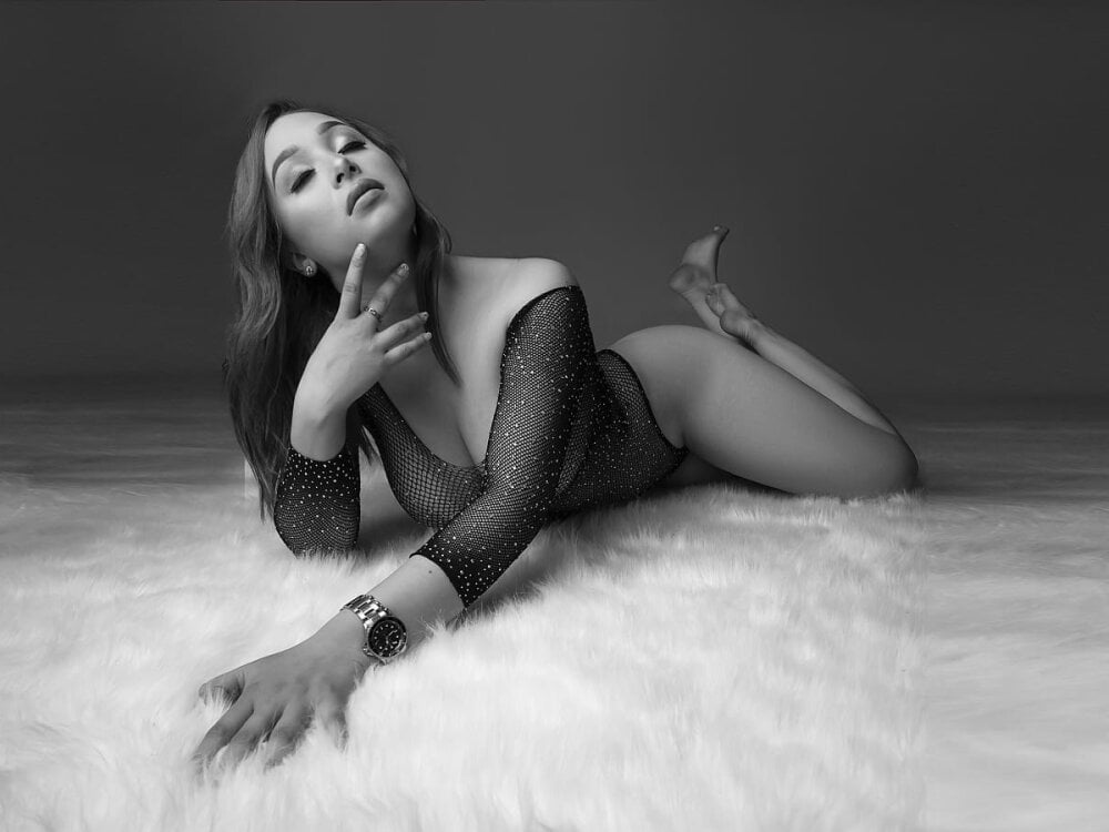 Live sex webcam photo for Eyleen_24 #289969458