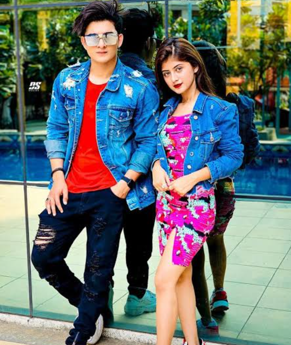 SexyIndianCouple
