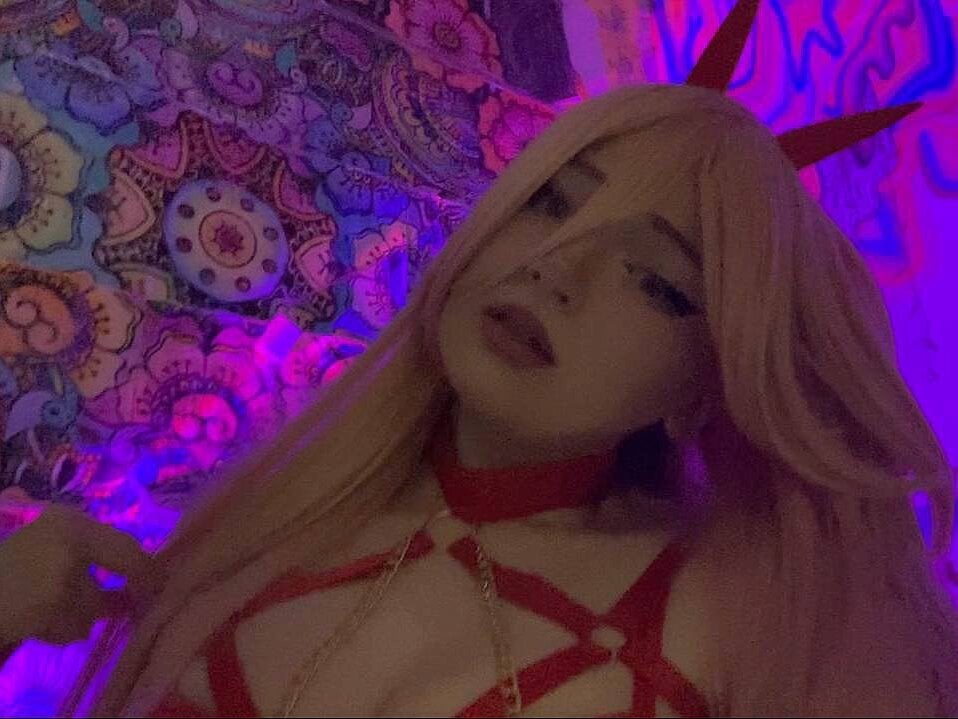EmmaYoshi profile