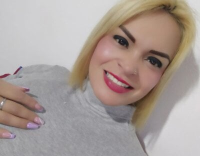 mia_hott01 - dildo or vibrator milfs