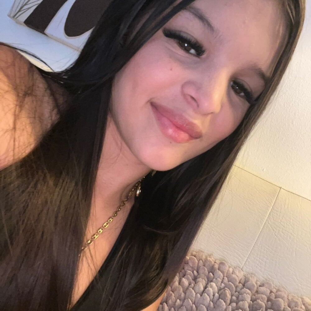 hot_pretty_girls from stripchat