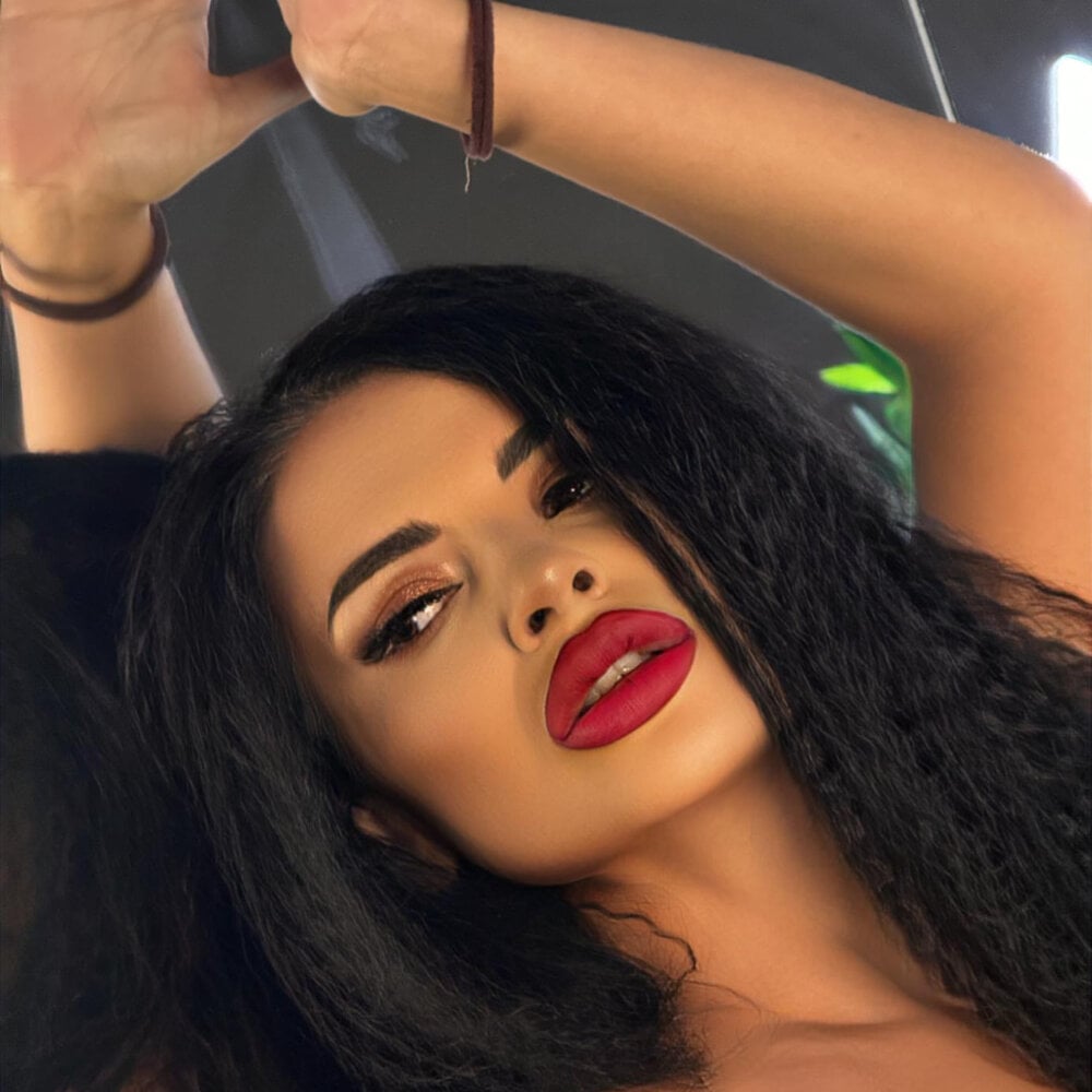 NicolleFerrarri profile