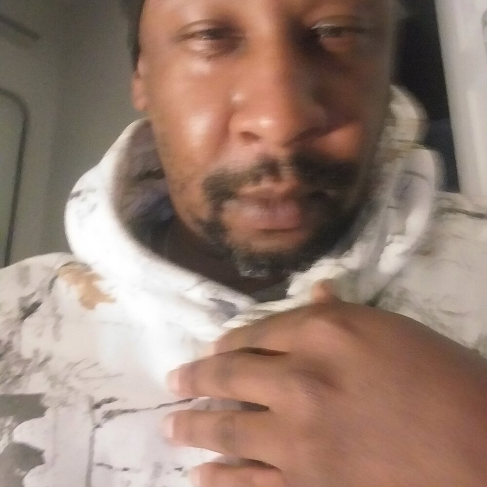 Justme2340's Offline XXX Chat