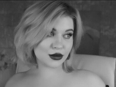 Evaharve - Stripchat Teen Glamour Cam2cam Girl 