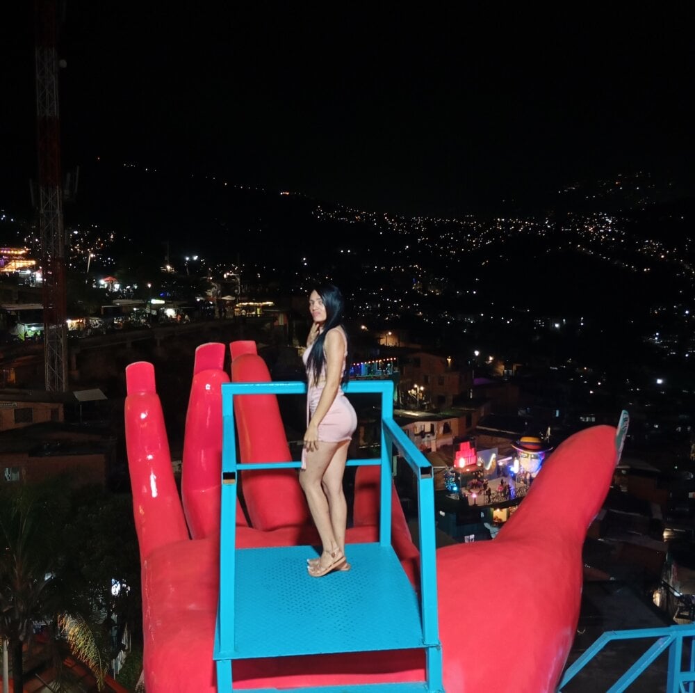 Natysha__ Obrolan XXX Offline