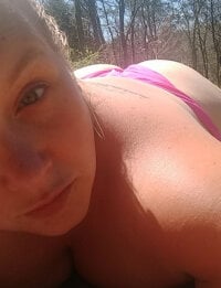 blessedwcurves's webcam live show