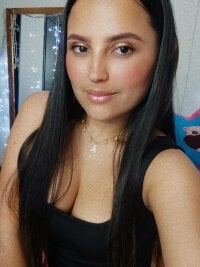 irisbaby_ Adlı Modelin Çevrimdışı Sohbet Odası