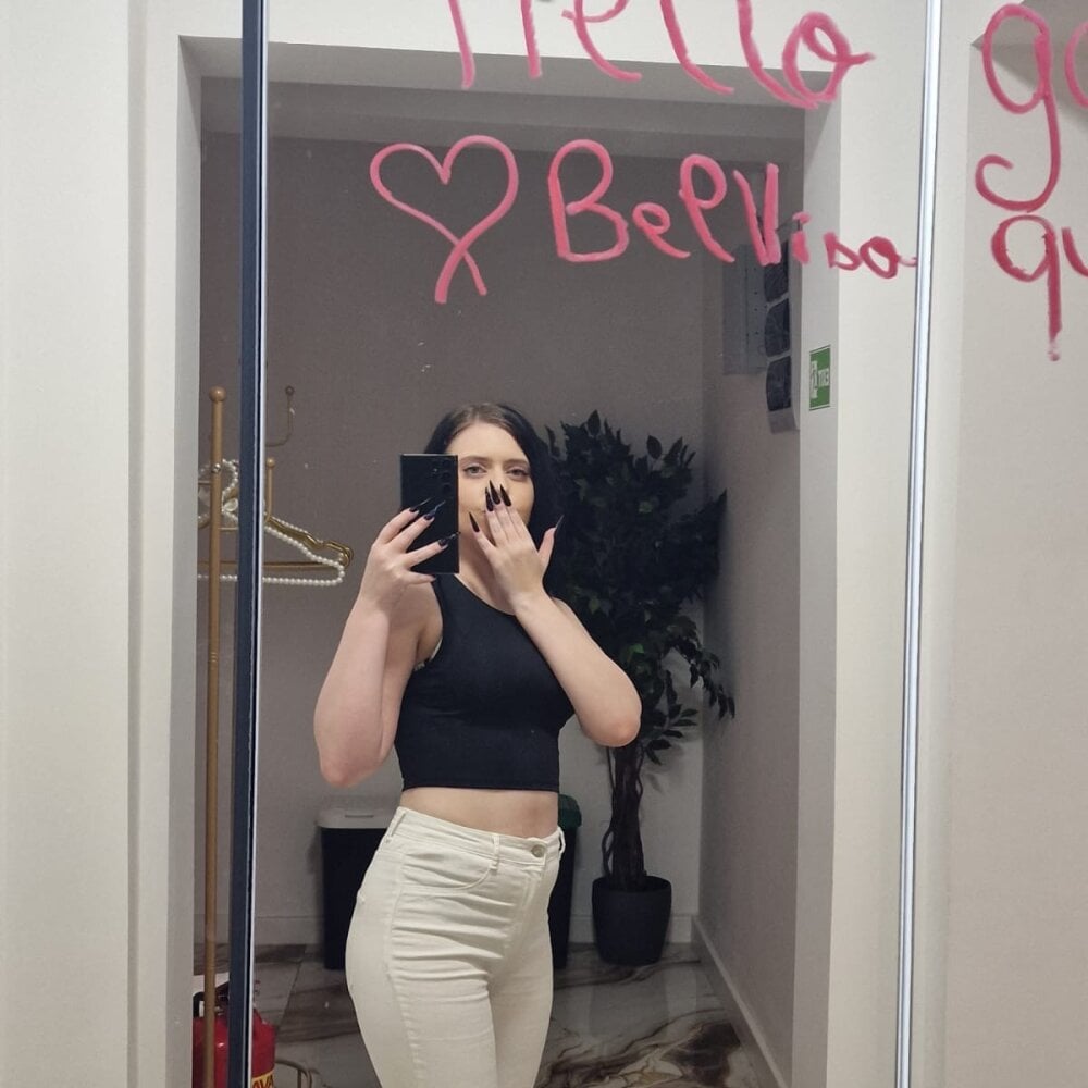 glamcambabes.com evva_brunette livesex profile in on-your-screen-daddy cams