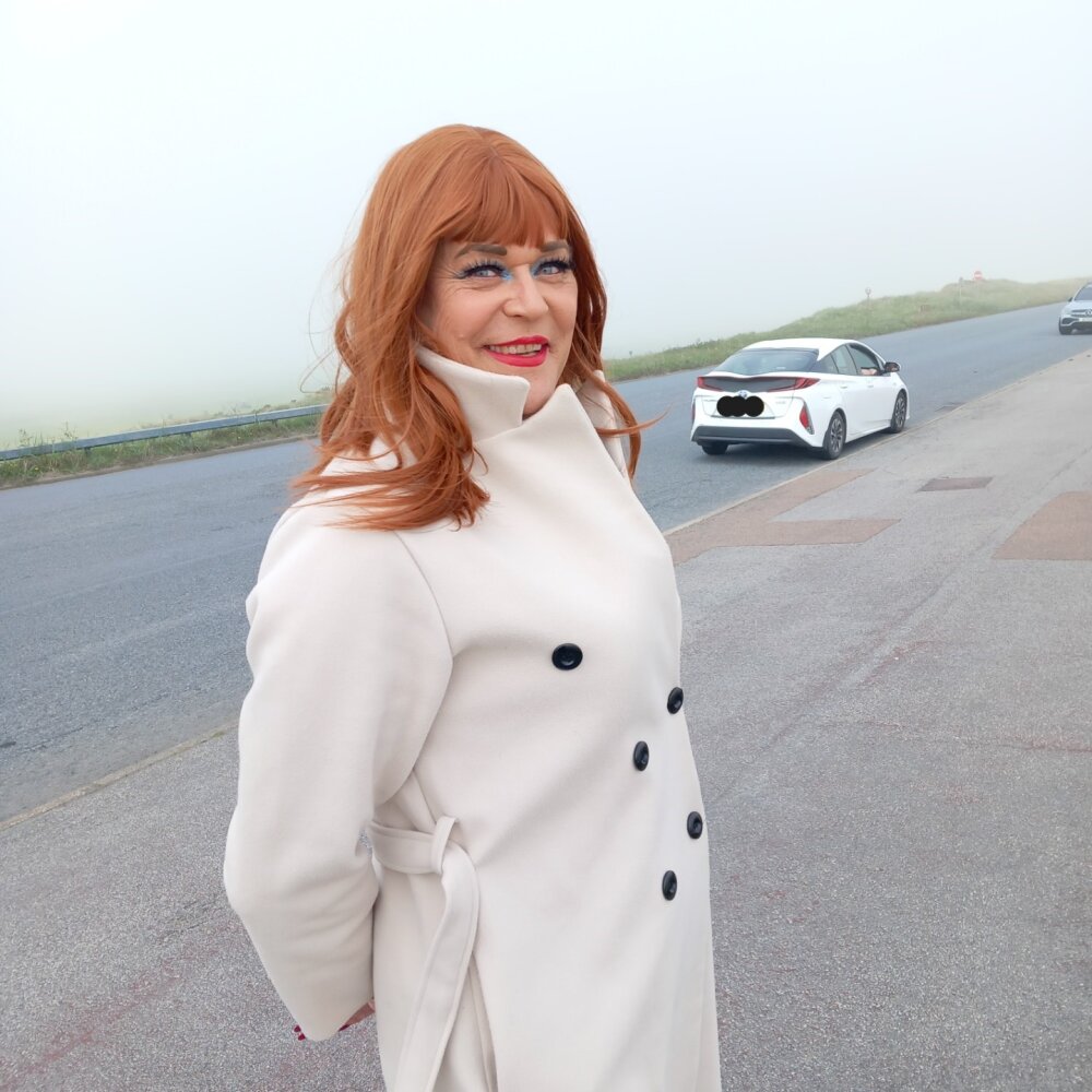 1986blonde's most recent online preview