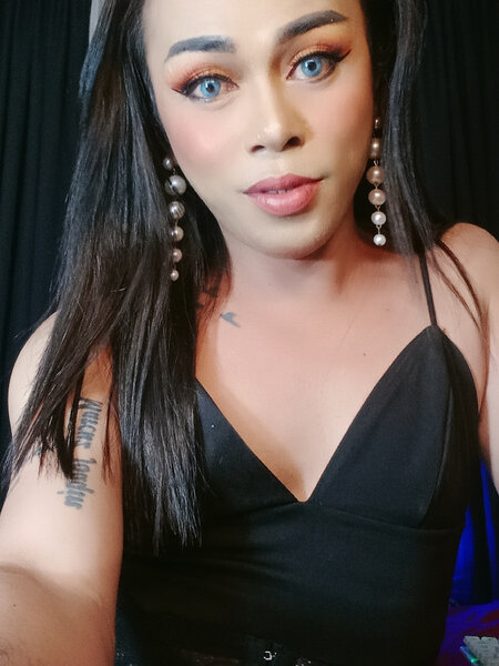 amberliciouss13's Offline XXX Chat