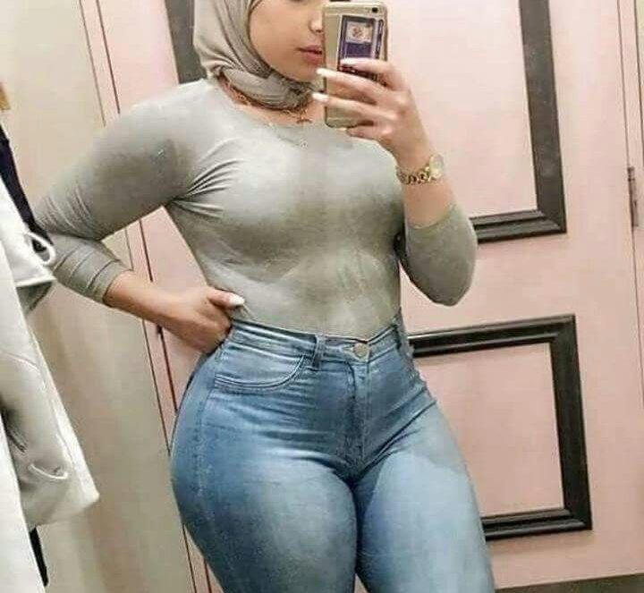 Live sex webcam photo for Aya_33 #289453094