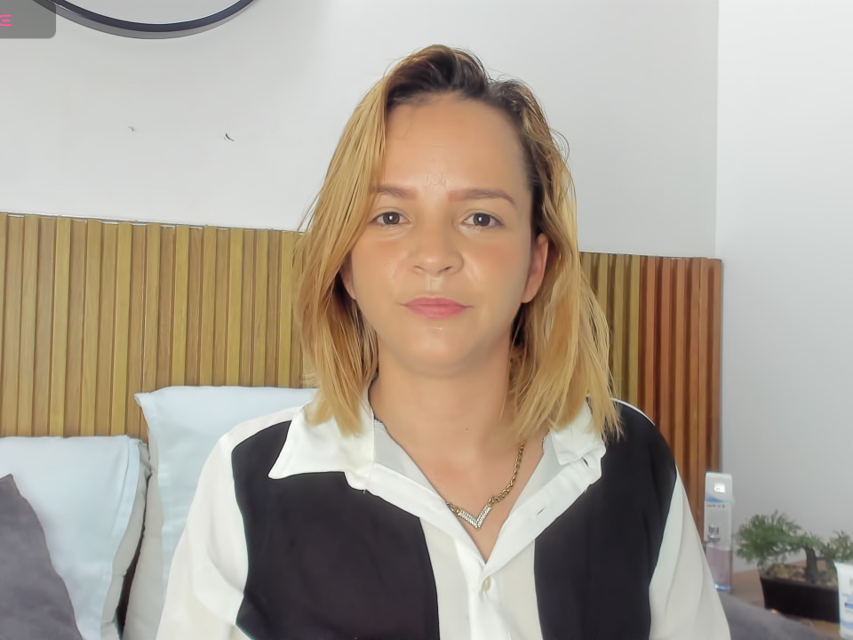 cheapadultsexcams.com laia_hatman livesex profile in latino cams