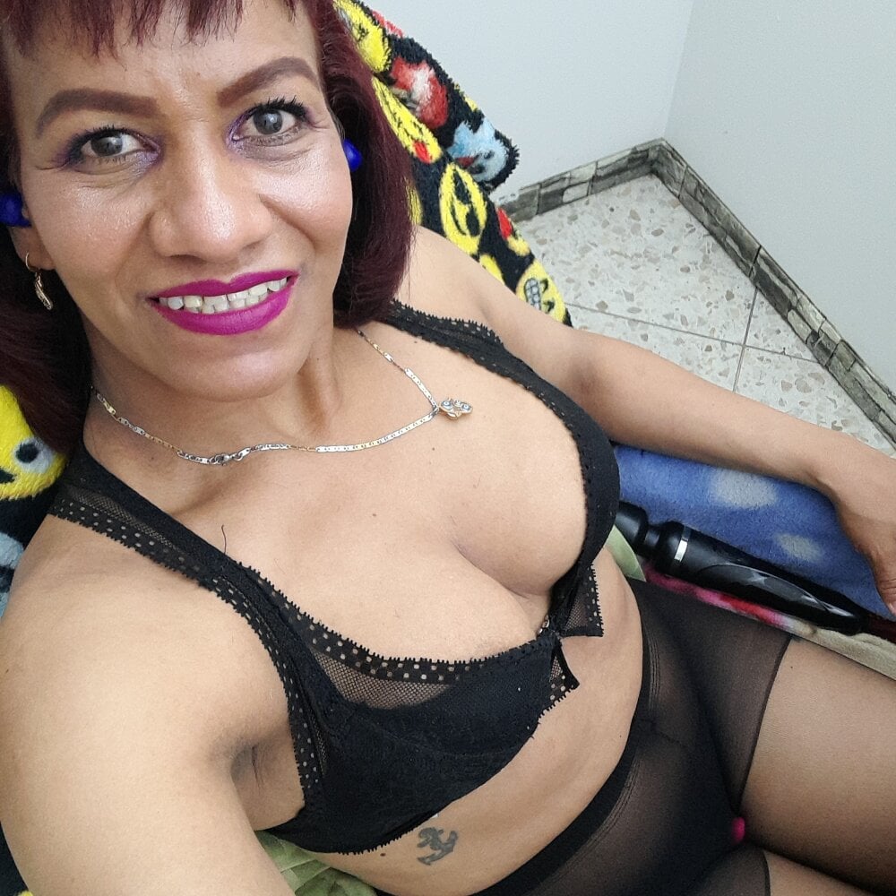 Watch Laflaka22 live on cam at StripChat