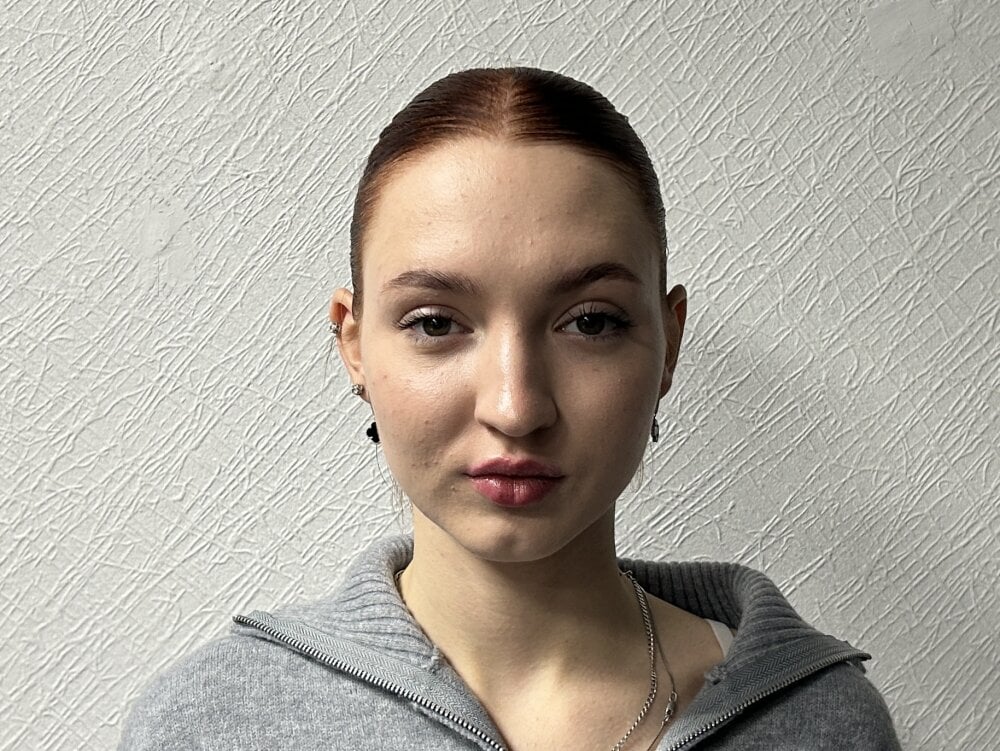 livesex.fan janetyoung livesex profile in in-your-bed-and-in-your-dreams-baby cams