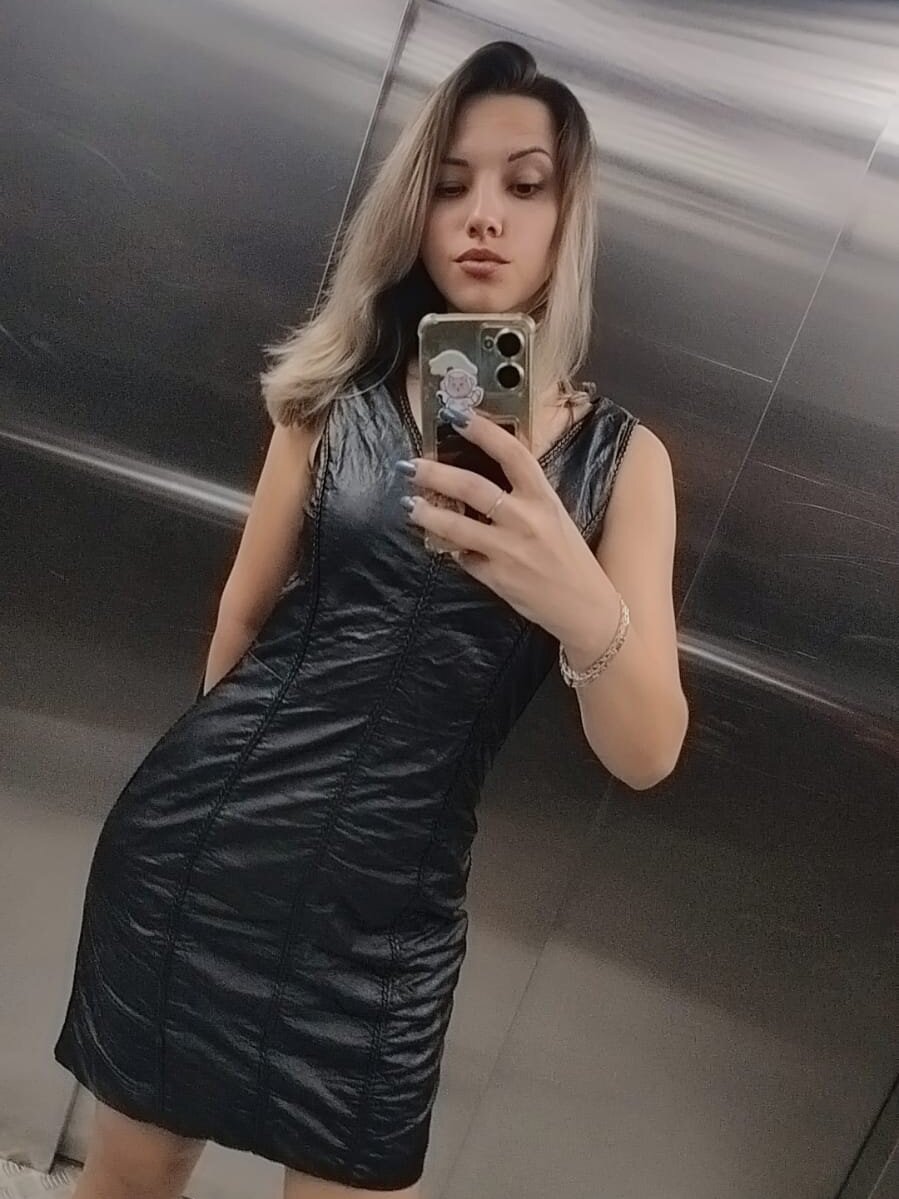 bestlivesexchat.com dianelong livesex profile in blond-hair cams