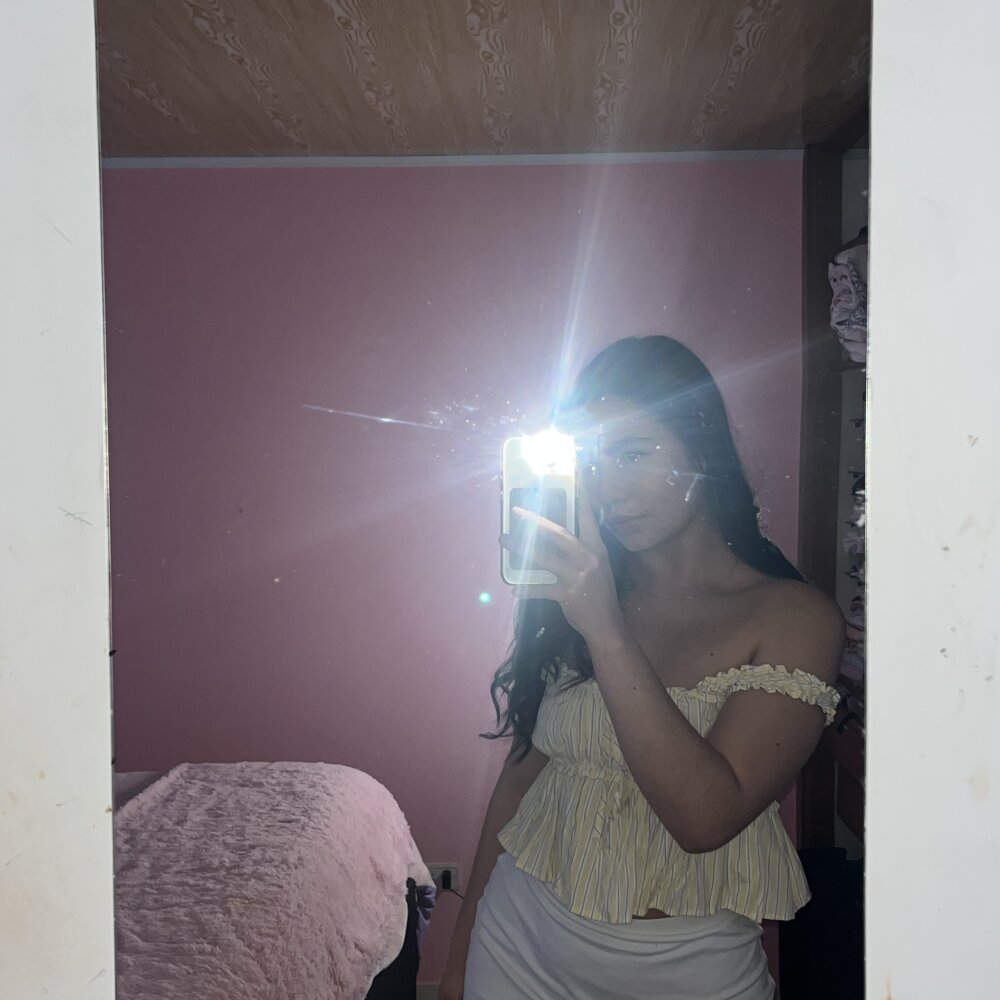 stripchat miablush09 webcam profile pic via pornos.live