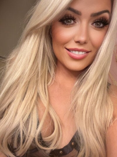 Lola_Lovexxxx
