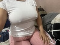 hermosa_mujer69's Offline Chat Room