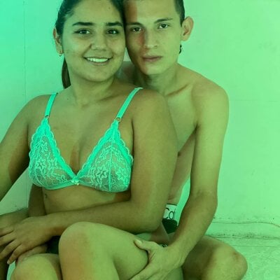 Katthy_and_noha Couple Colombian Live Webcam Striptease