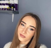Ashley__XO's Offline Chat Room