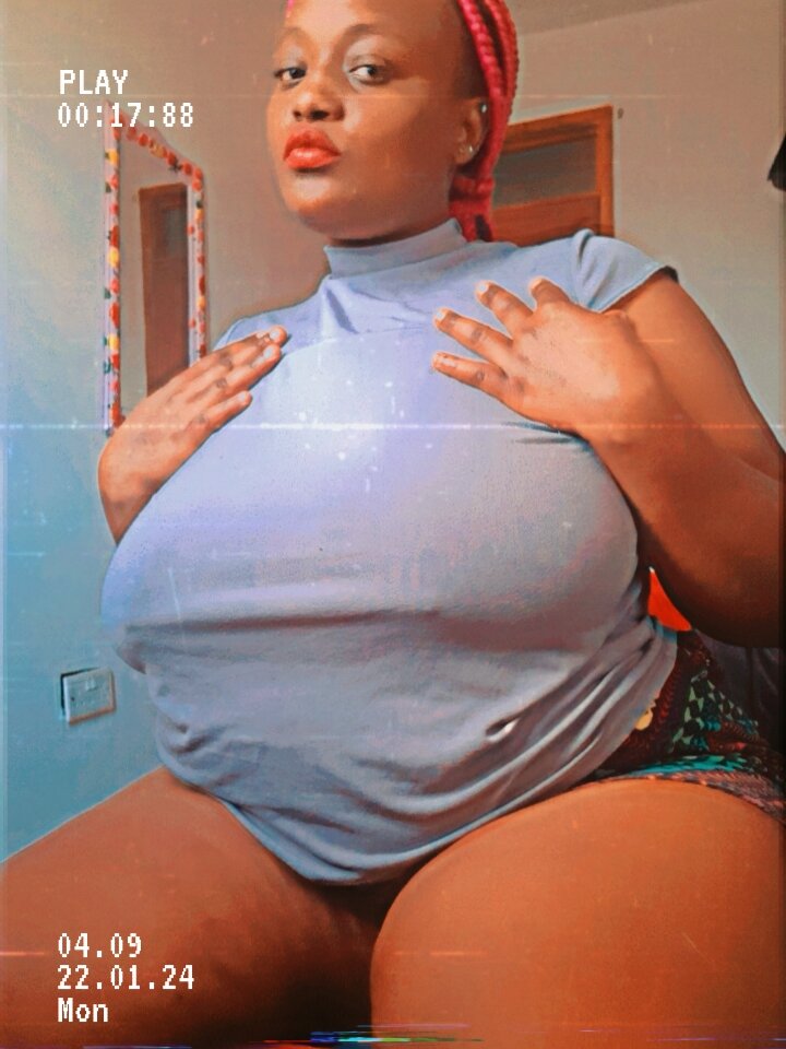 Live sex webcam photo for hollythickness #291137537