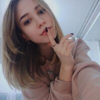 Melani_Devis' Offline Chat Room