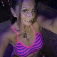 aleahanderson's Offline Chat Room