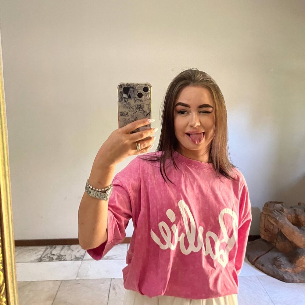 myliveeroticcams.com murpurr livesex profile in island-of-beautiful-girls cams